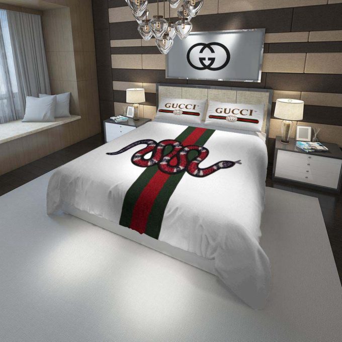 Gucci Snake White Luxury Duvet Cover And Pillow Case Bedding Set 2