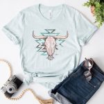 Boho Longhorn Skull Tshirt for Women, Womens Girls Western Shirt, Country Music Concert Shirt, Bull Skull Southern Girl Tee, Western Tee