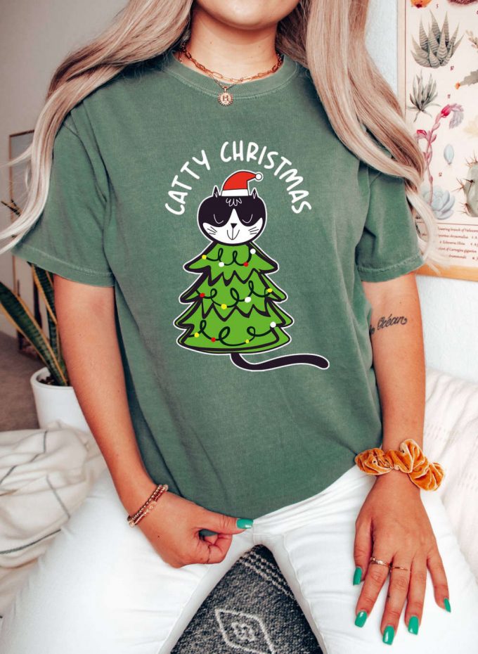 Caty Christmas T-Shirt: Comfort Colors Shirt For A Merry &Amp; Funny Christmas Sarcastic Cat Shirt 2