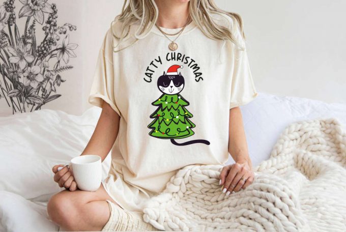 Caty Christmas T-Shirt: Comfort Colors Shirt For A Merry &Amp; Funny Christmas Sarcastic Cat Shirt 3