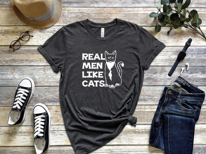 Real Men Like Cats, Cat Dad, Cat Dad Shirt, Cat Daddy, Gift From The Cat, Cat Dad Gift, Father'S Day Gift, Unisex Cat Dad T-Shirt, 2