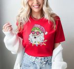 Get Festive with our Funny Xmas Santa Sweatshirt – Pink Santa Heart Shirt Perfect for Christmas Parties & Holidays!