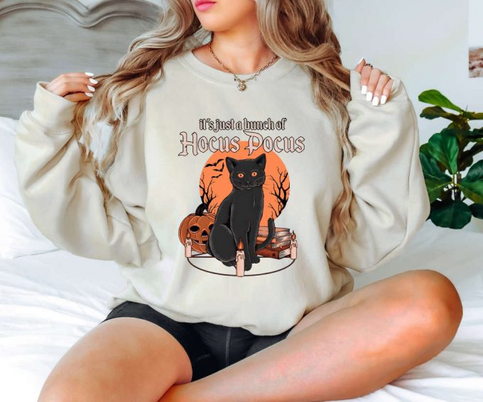 Vintage Halloween Black Cat T-Shirt: Funny Hocus Pocus Tee With Scary Pumpkin - Black Cat Tee 3