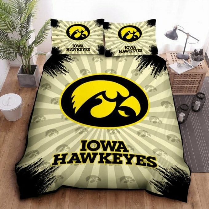 Iowa Hawkeyes Light Gold Black Bedding Set Gift For Fans - Perfect Gift For Fans! 1
