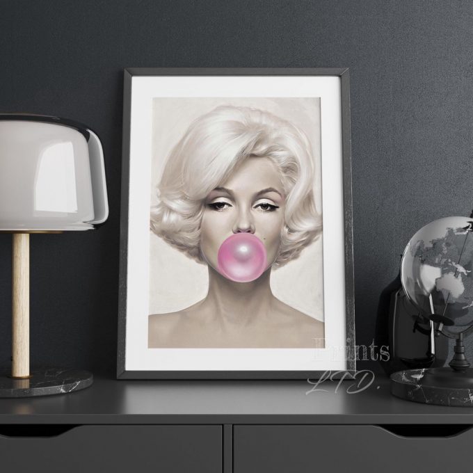 Marilyn Monroe Blowing Bubble Gum Art Poster For Home Decor Gift 2
