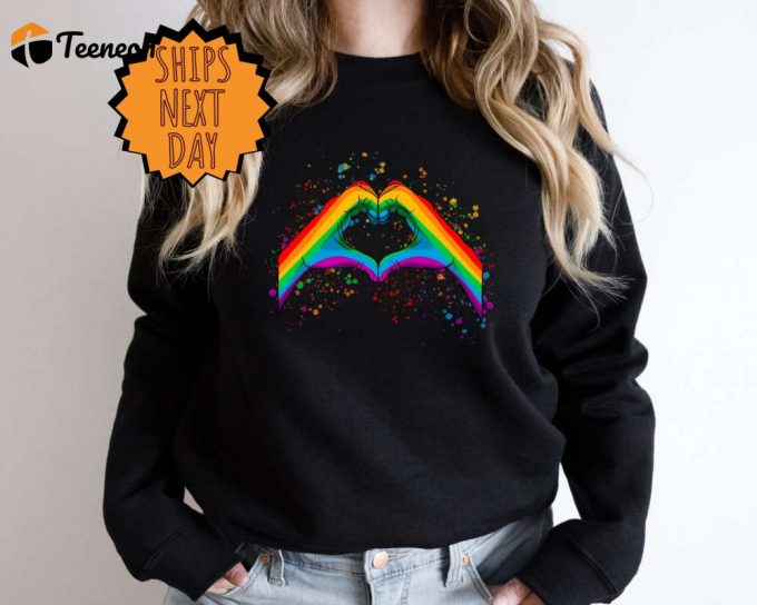 Rainbow Heart Hands Sweatshirt, Love Is Love Sweater, Rainbow Sweat Retro, Lgbt Sweater, Equality Sweater, Pride Sweater, Gay Pride Sweat 1