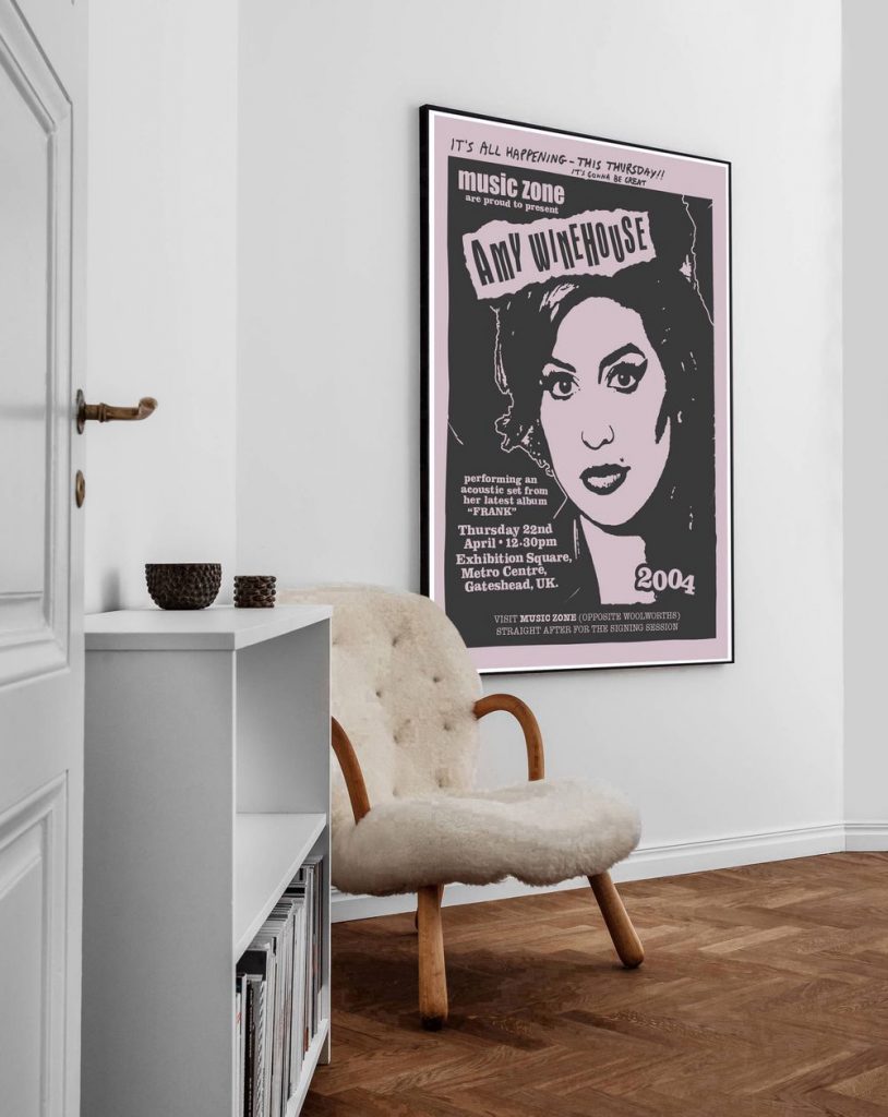 Music Poster For Home Decor Gift - Amy Winehouse 2004, Music Zone, Female Singer, Music Concert Acoustic Poster For Home Decor Gift 15