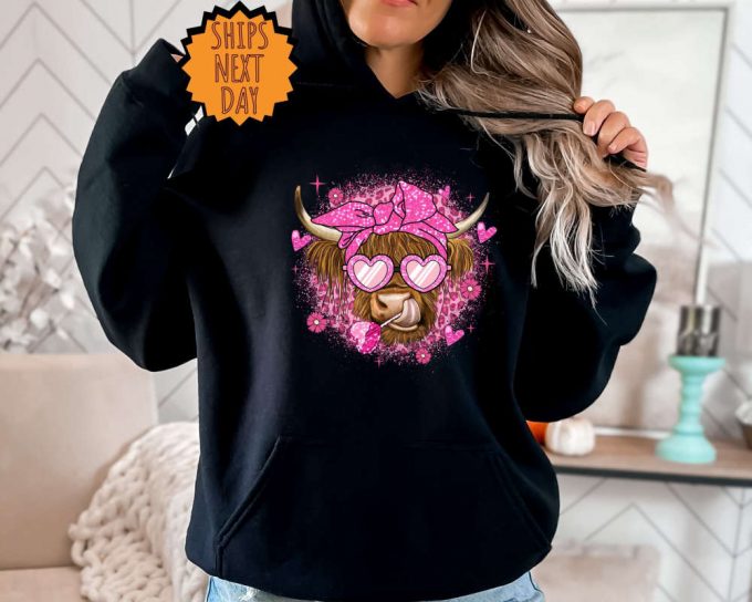 Valentine Highland Cow Sweatshirt, Valentine'S Day Cow Hoodie ,Moo Cow Shirt, Valentine Hoodie, Cow Mom, Cow Lover Shirt, Cute Valentine Day 2