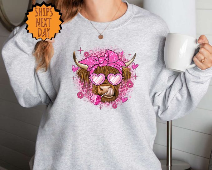 Valentine Highland Cow Sweatshirt, Valentine'S Day Cow Hoodie ,Moo Cow Shirt, Valentine Hoodie, Cow Mom, Cow Lover Shirt, Cute Valentine Day 4