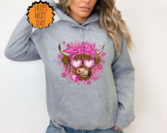 Valentine Highland Cow Sweatshirt, Valentine'S Day Cow Hoodie ,Moo Cow Shirt, Valentine Hoodie, Cow Mom, Cow Lover Shirt, Cute Valentine Day 5