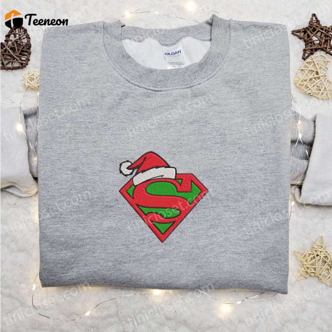 Superman Logo Christmas Hat Embroidered Shirt &Amp;Amp; Hoodie: The Perfect Family Gift! 1