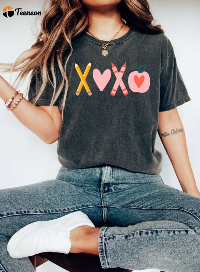 Xoxo T-Shirt: Apple Teacher Shirt For School - Perfect Valentines Day &Amp;Amp; Love Gift For Kindergarten Teachers 1