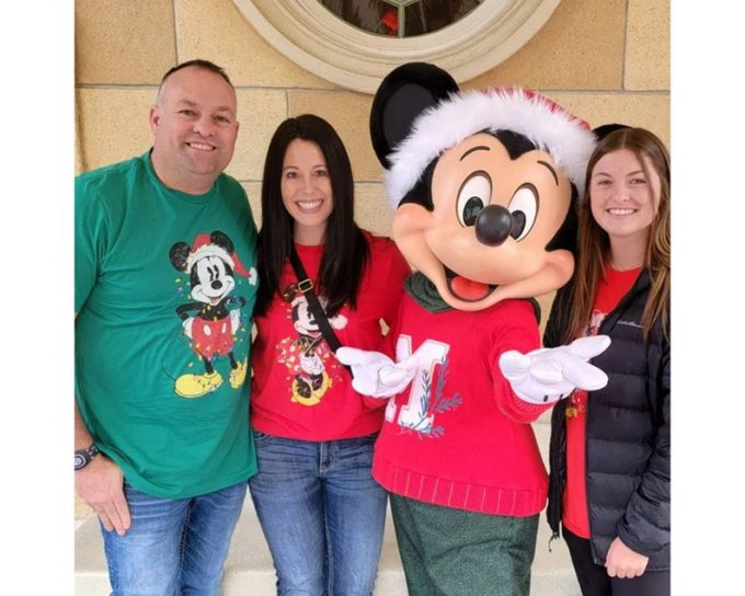 Sparkling Disney Couples Mickey &Amp; Minnie Christmas Lights T-Shirt: Festive Holiday Design For Disney Fans 2