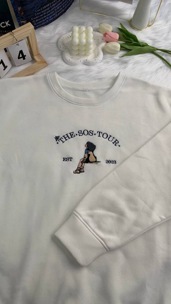 Stay Stylish With The Sos Tour 2023 Embroidered Sweatshirt - Limited Edition Music Merch 5