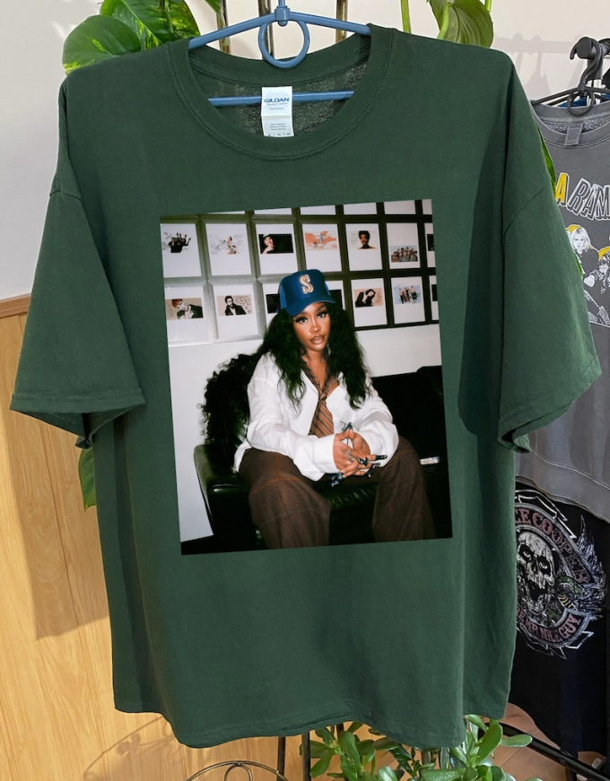 Sza Vintage Photoshoot: New Bootleg 90S Shirt – Exclusive Stylish &Amp; Nostalgic 2