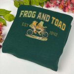 Frog and Toad Print Sweatshirt: Vintage Classic Book Shirt Retro Frog D Gift for Men Women – Perfect Gift for Men and Women