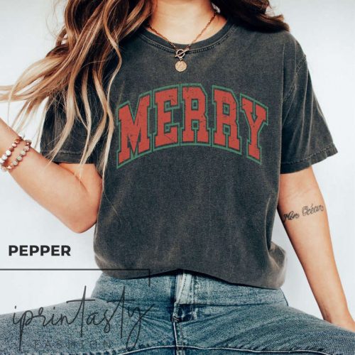 Get Festive with our Retro Merry Christmas Printed Shirt – Limited Edition Holiday Apparel