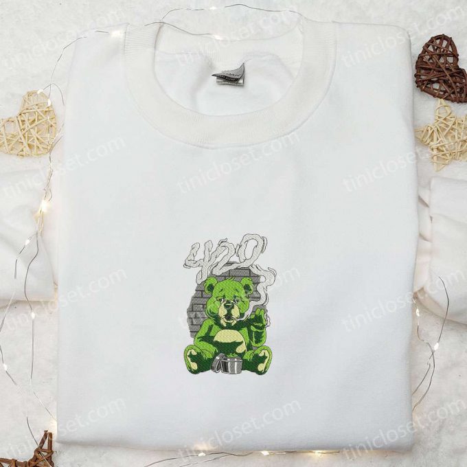 Smoking Bear Embroidered Shirt: Cool Gift For Family – B Gift For Men Women Quality And D Gift For Men Women